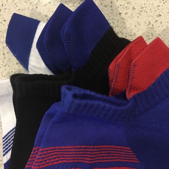 NEW Hue Women's 2- 3 Packs Air Sleek Tab Cushion Socks, Black/White/Blue - Picture 6 of 12